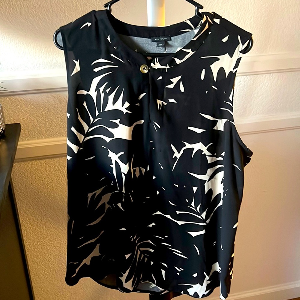 Ann taylor mixed media tank